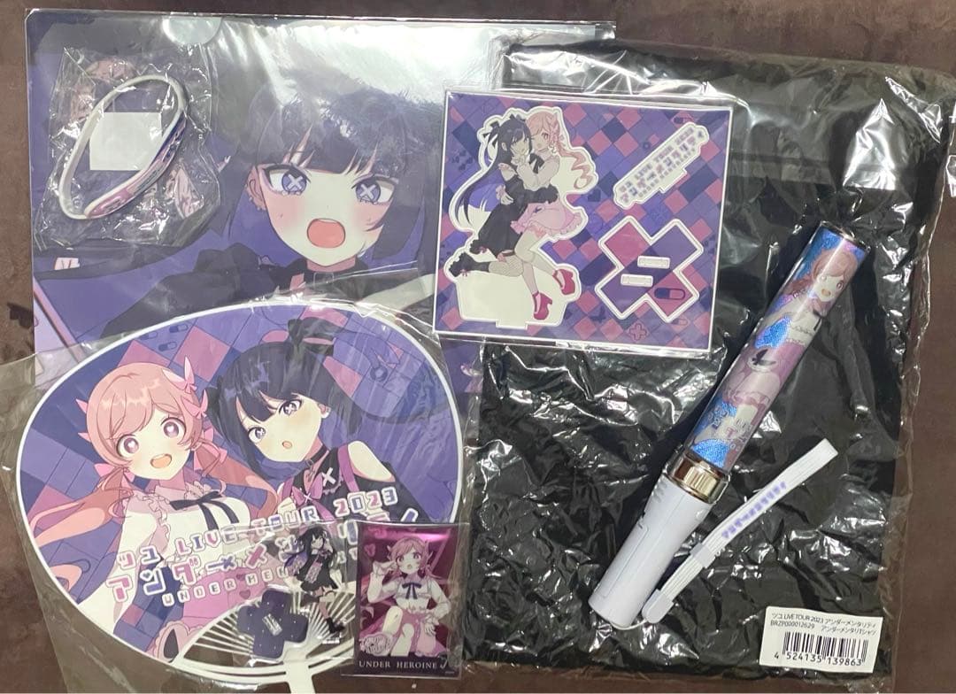 ツユ　アンダーメンタリティ　アクスタ　クリアファイル　ペンライト　Tシャツ