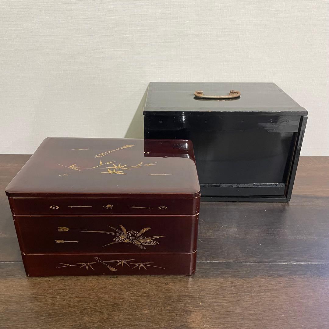 【骨董・漆器】天然木 漆塗 重箱 外箱付き 蒔絵（竹・矢）三段重提重アンティーク