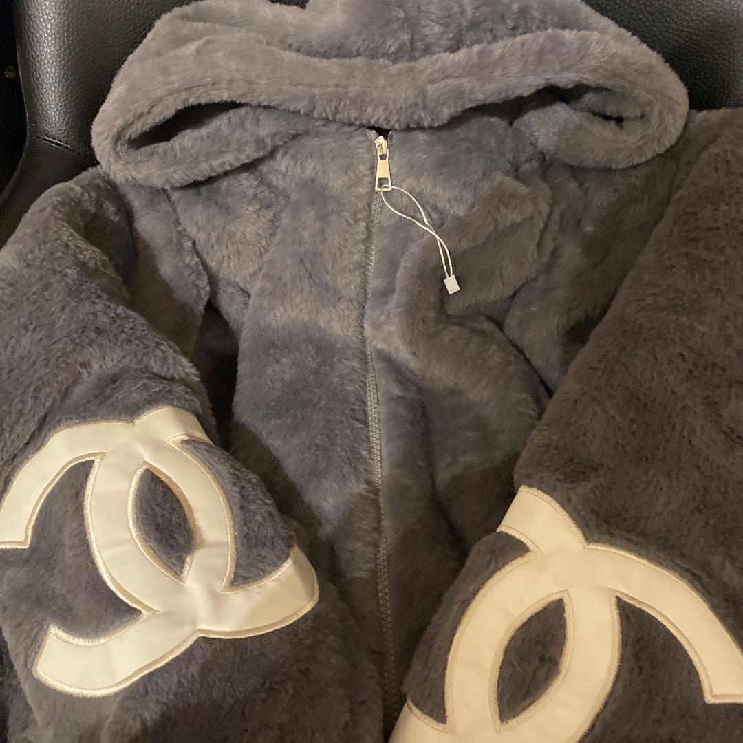 CHANELもこもこパーカーアウターグレー ノベルティ