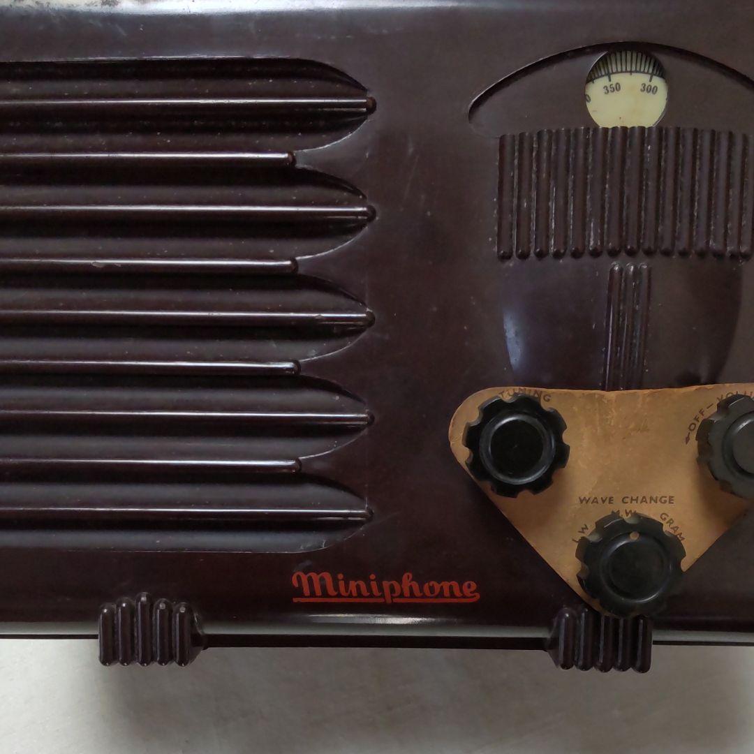 1940年代前半、イギリス、minipnone真空管ラジオ。