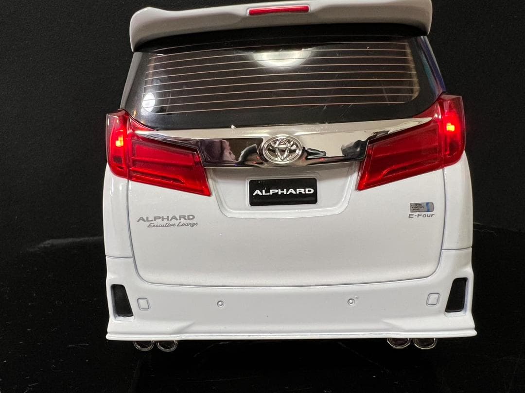 トヨタ TOYOTA アルファード 1/18 ミニカー ホワイト H171