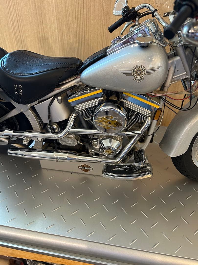 ディアゴスティーニ FAT BOY ハーレーダビッドソン 1/4 模型