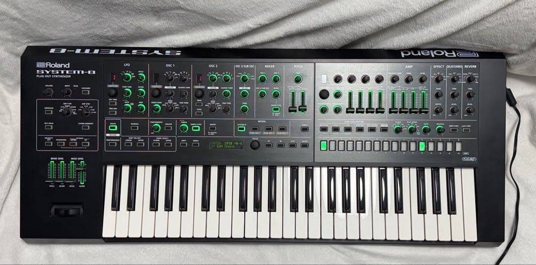 Roland SYSTEM-8 シンセサイザー