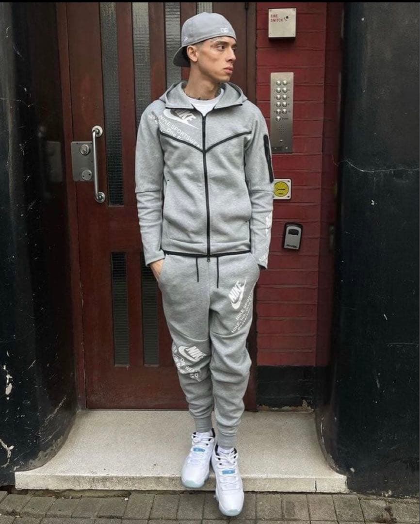 【廃盤美品】セントラルシー着用モデル　Nike テックフリース　上M 下S