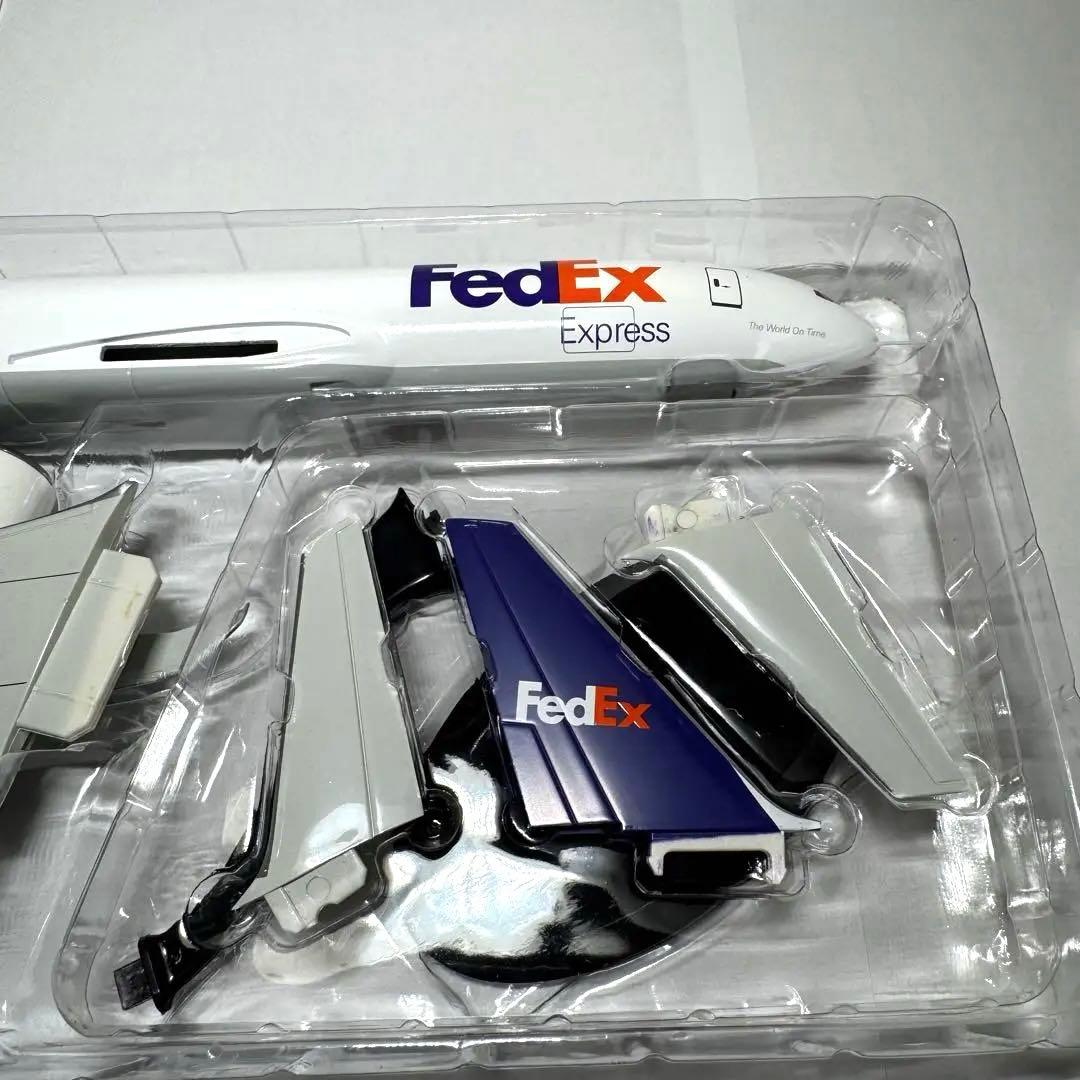 【美品】飛行機模型　FedEx　BOEING 777-200F　1:200モデル