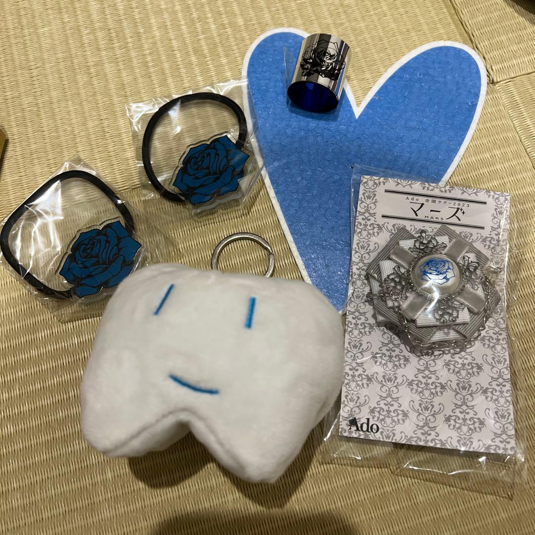 Ado 歯ちゃん　ブローチ等グッズセット