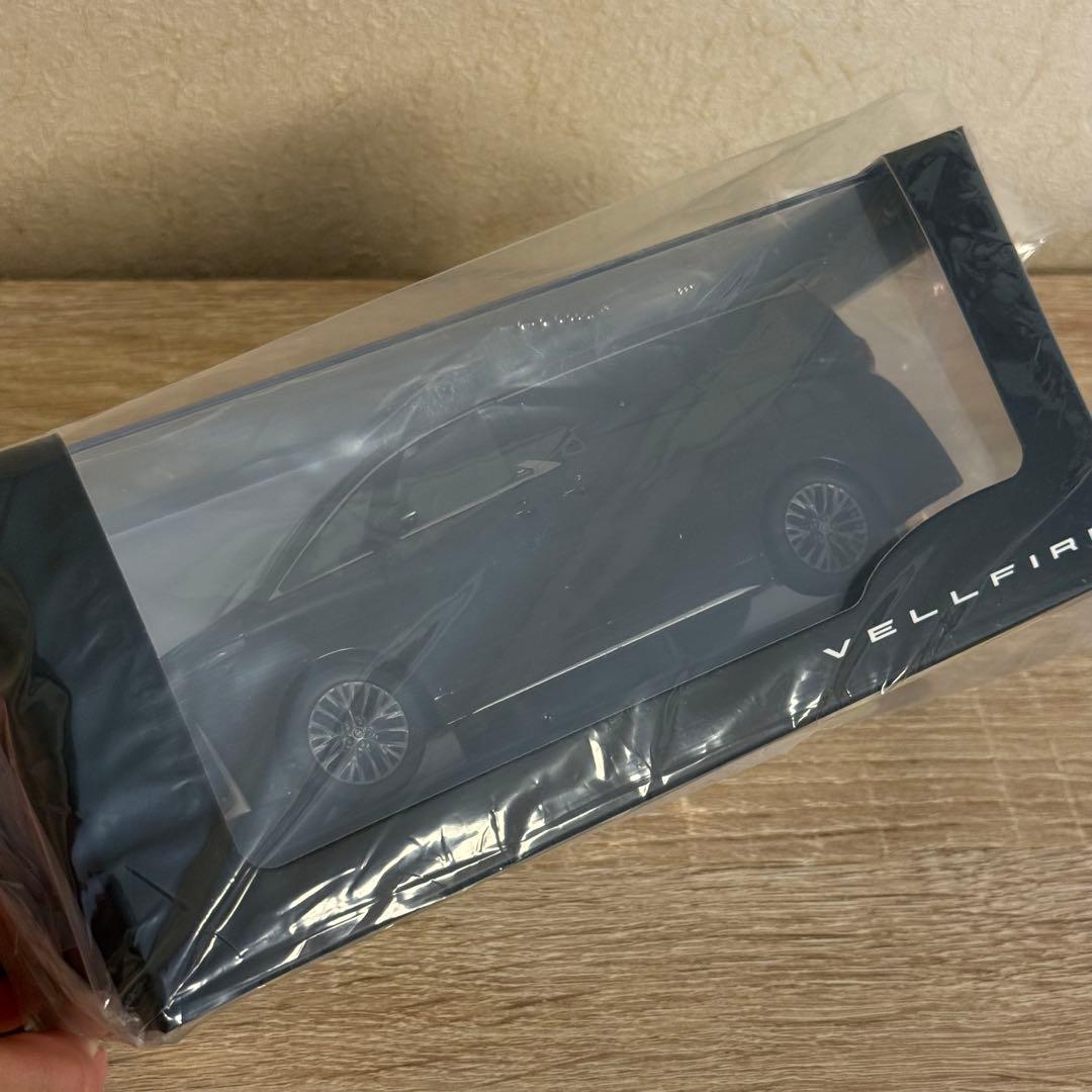 【非売品】トヨタ ヴェルファイア ブラック 1/30 ミニカー