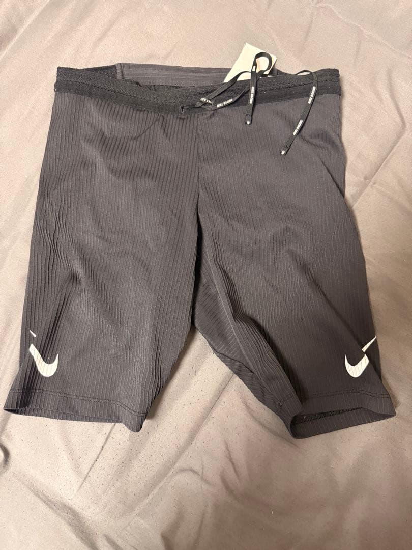 NIKEエアロスイフトハーフタイツM