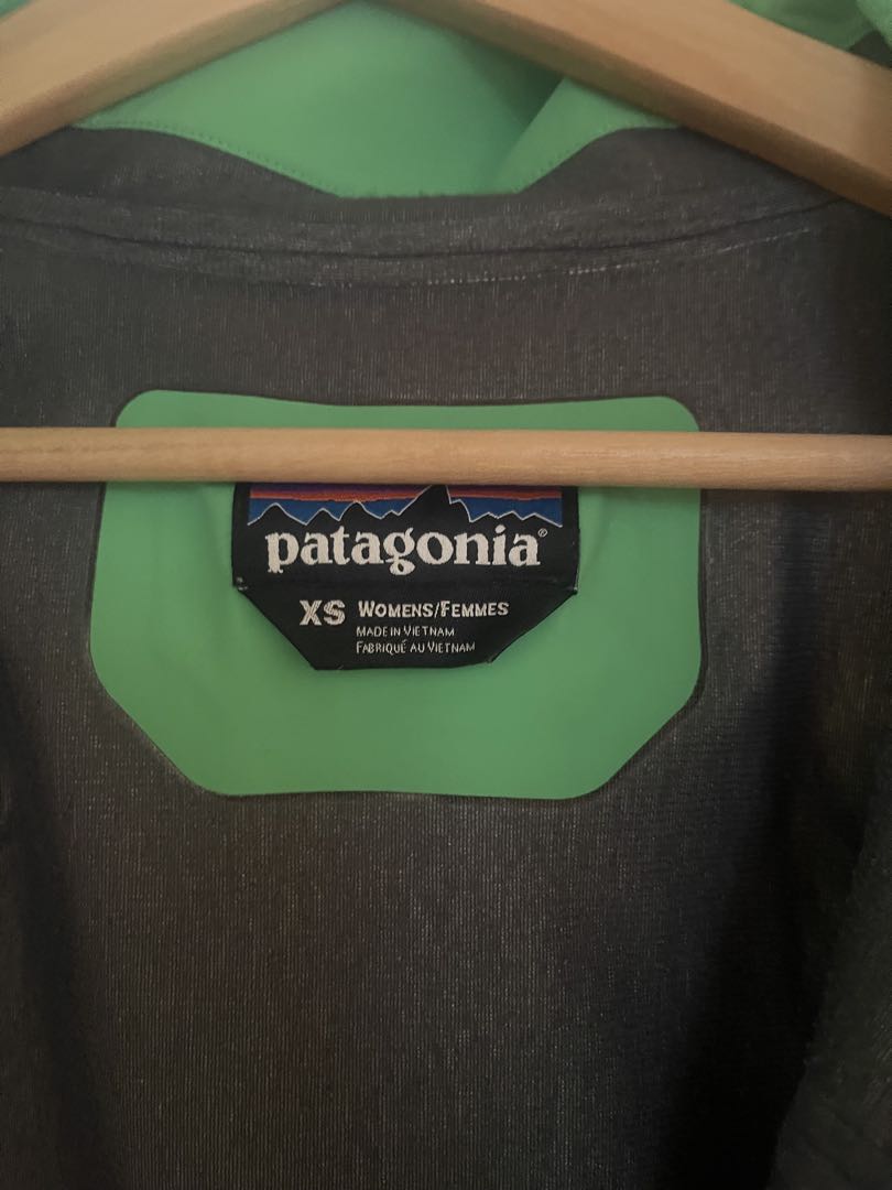 patagonia スノージャケット　スノーウェア