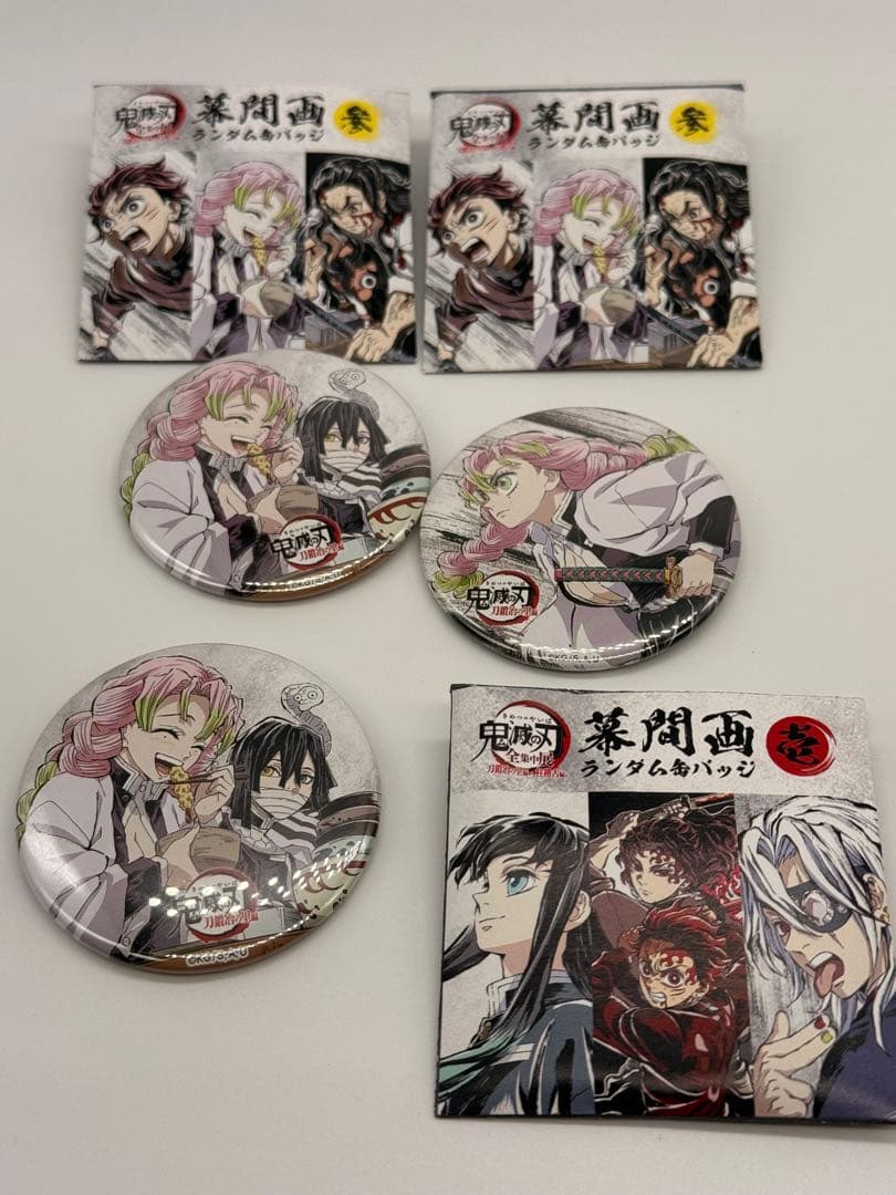 鬼滅の刃 刀鍛冶 全集中展 幕間画 缶バッジ 参 甘露寺蜜璃 伊黒小芭内