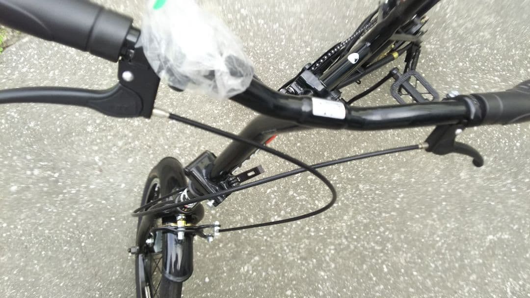 折りたたみ自転車　16インチ　ノーパンクタイヤ　ミニベロ　本体のみ