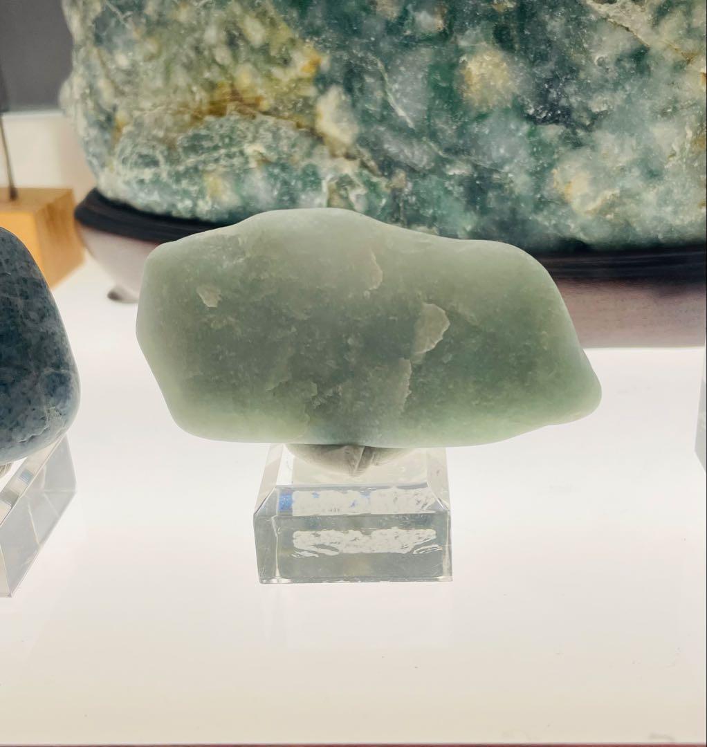 糸魚川　翡翠　原石　須沢　海石　ヒスイ　HISUI jade