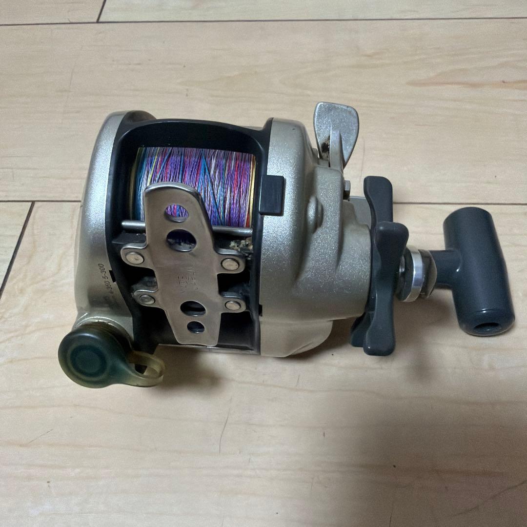 電動リール ホワイト ハンドル付き
