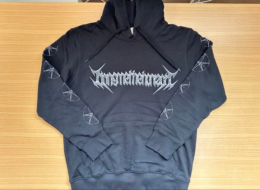 ●BMTH フード付きパーカー 黒ブラック　袖にロゴ　海外Lサイズ　未使用新品