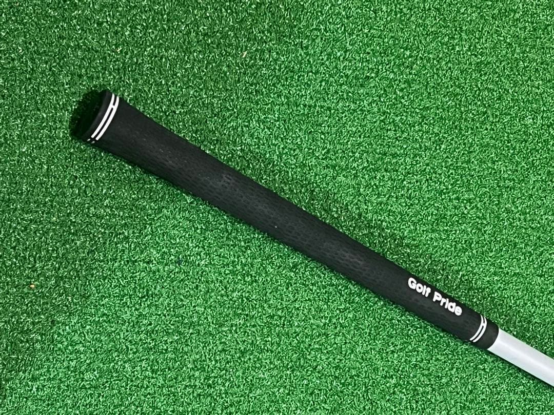 日本未発売 TourAD IZ-95X ハイブリッド タイトリストスリーブ