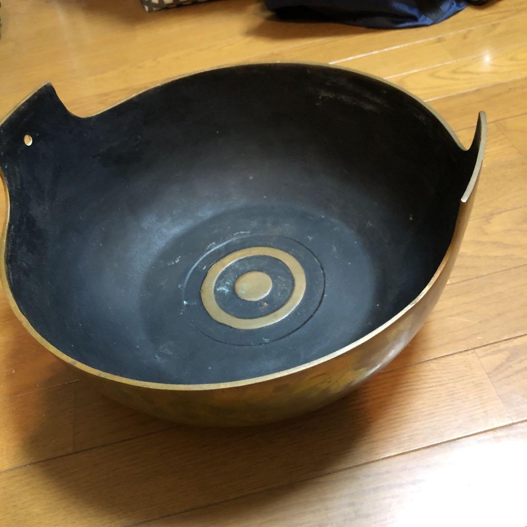 イタリア真鍮製品。磨けばピカピカになります。直径400、高さ145、重さ13キロ