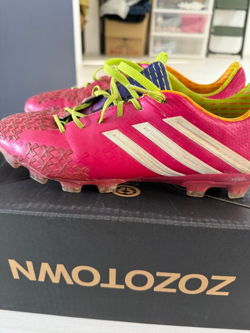 adidas サッカーシューズ ピンクプレデター