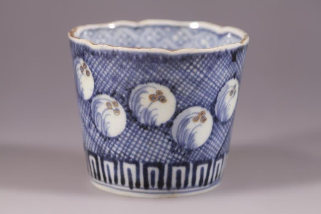 625　古伊万里色絵染付描分〇窓絵文様蕎麦猪口　無傷　幕末　珍図