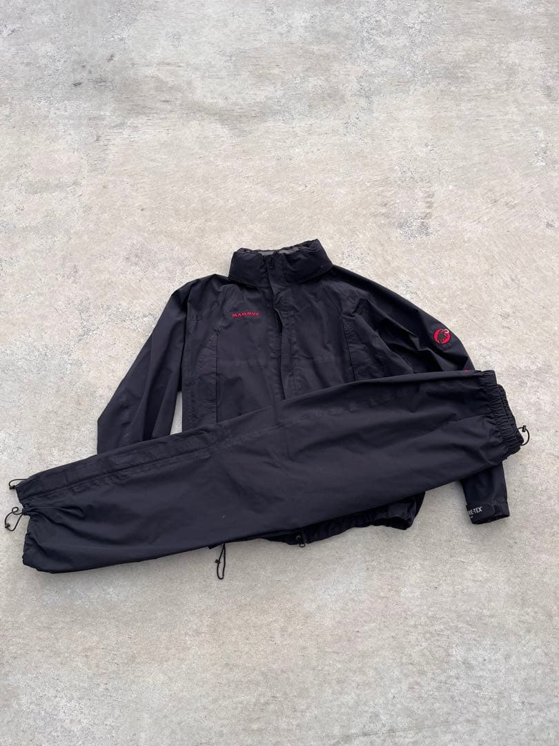 MAMMUT 上下セット 黒