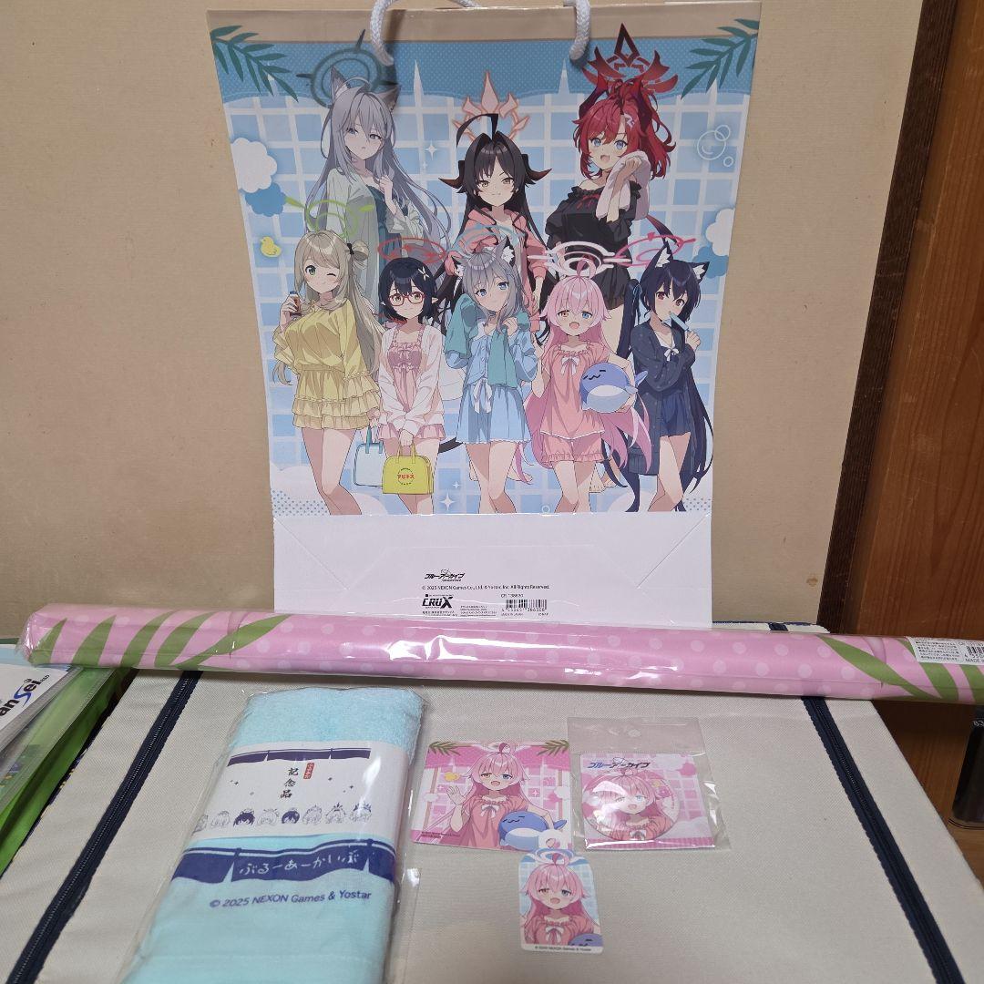 ブルーアーカイブ　小鳥遊ホシノ　特大タペストリー