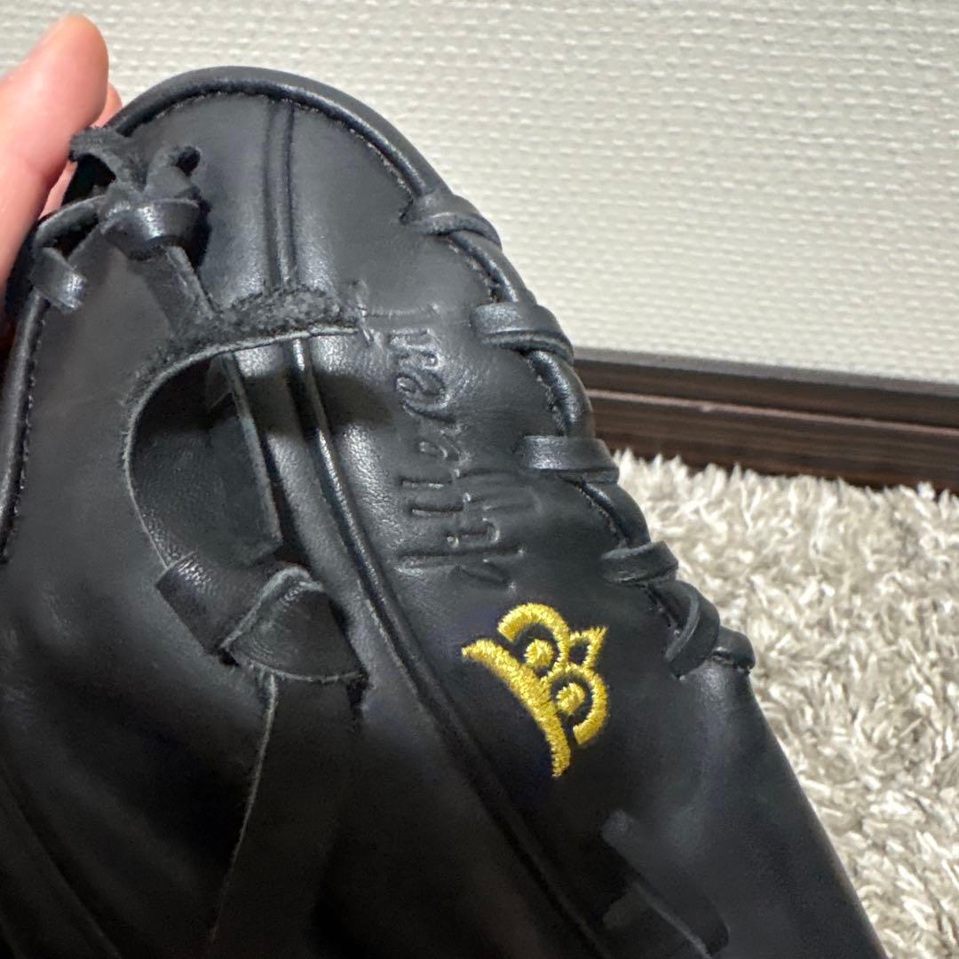 Absolutely Ridiculous \"Bible Glove\"硬式投手用