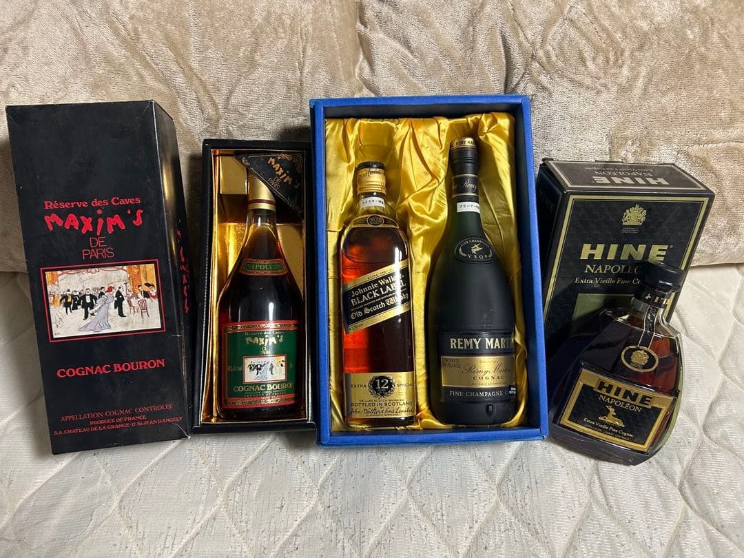t*5様 ￼古酒★豪華★ ジョニーウォーカー黒ラベル、レミーマルタン Hine等