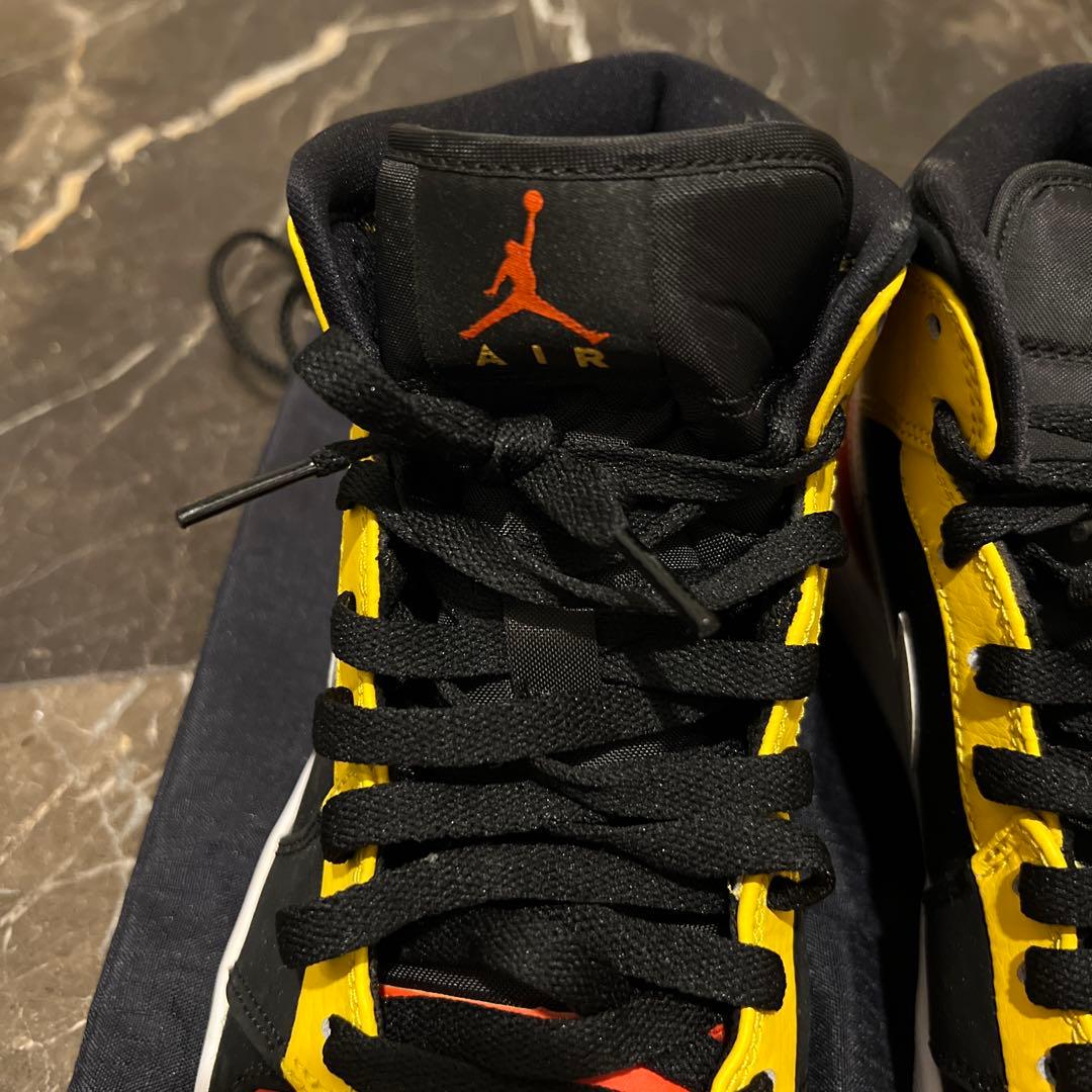 ナイキAir Jordan 1 Mid SE \"Amarillo Orange