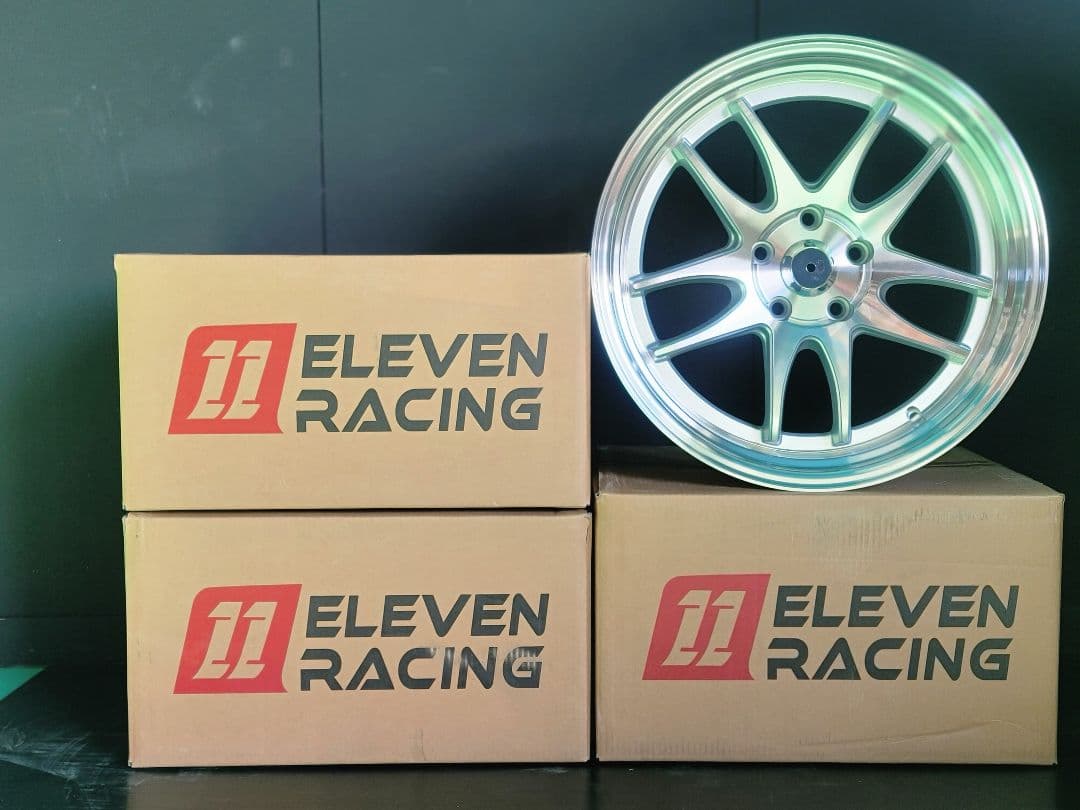 18インチ　新品ホイール　18x9J2本、18x10J2本　4本セット