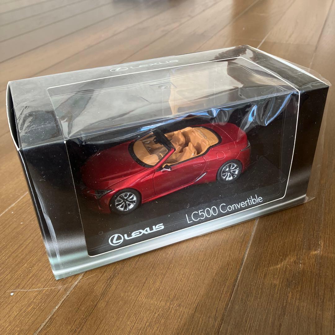 【非売品】Lexus LC500 Convertible 赤 左ハンドル 未開封