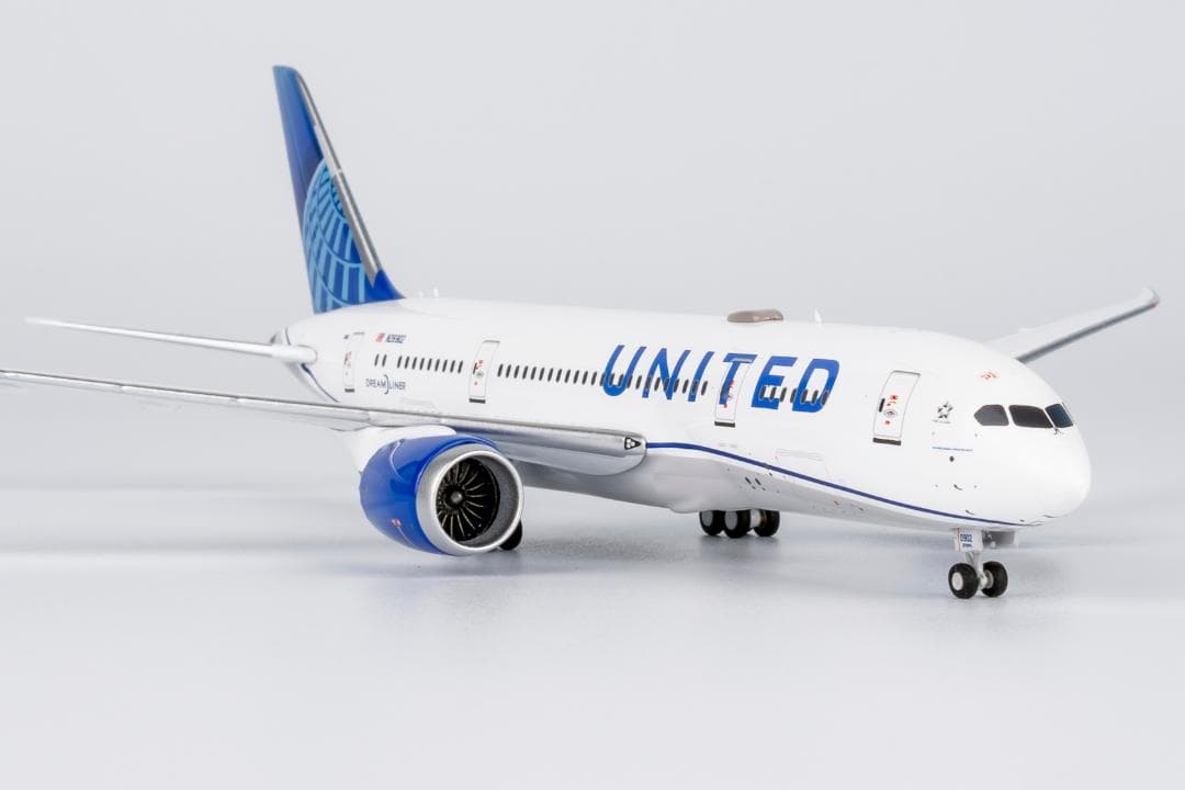 ユナイテッド航空 787-8 ドリームライナー N26902 1/400