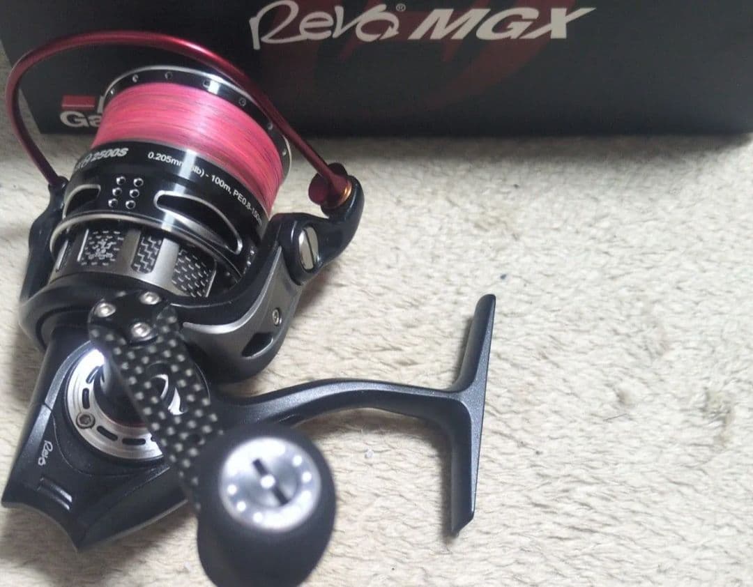 【極美品】アブガルシア　Revo MGX THETA 2500S