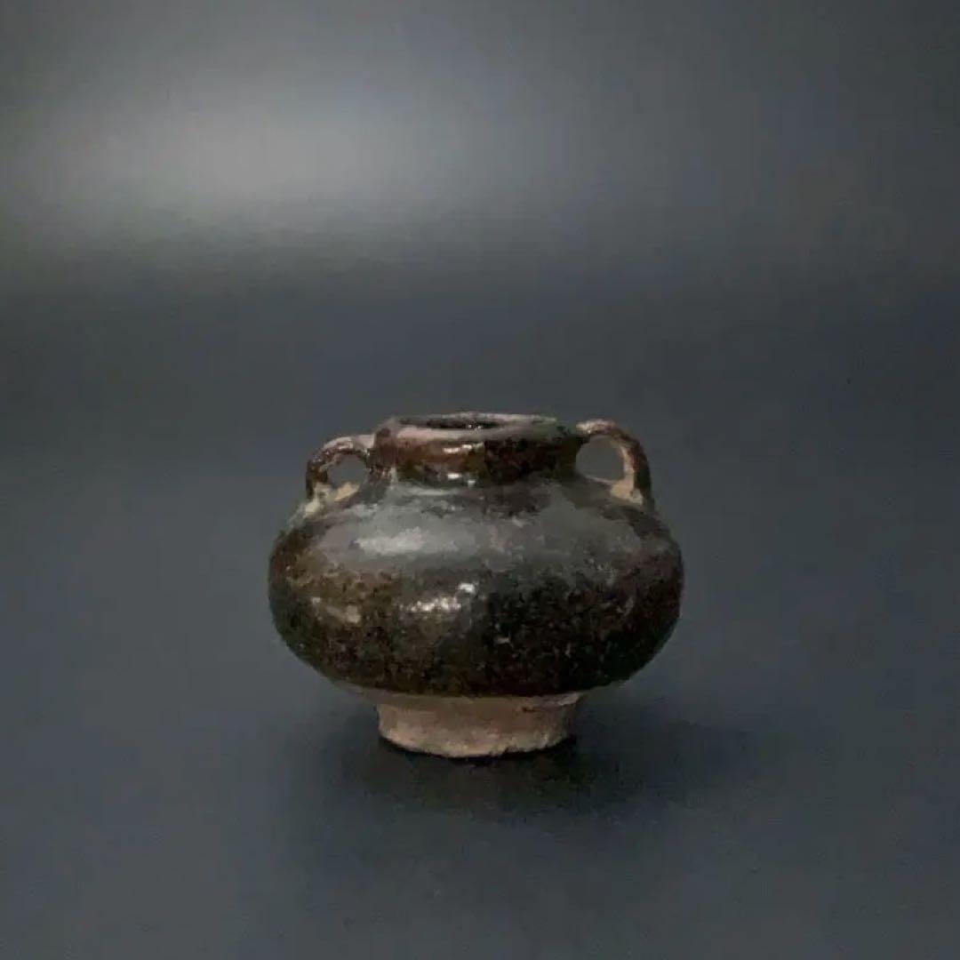 黒褐釉双耳小壺　骨董　アンティーク　高さ5cm 　花入　R1393ダM
