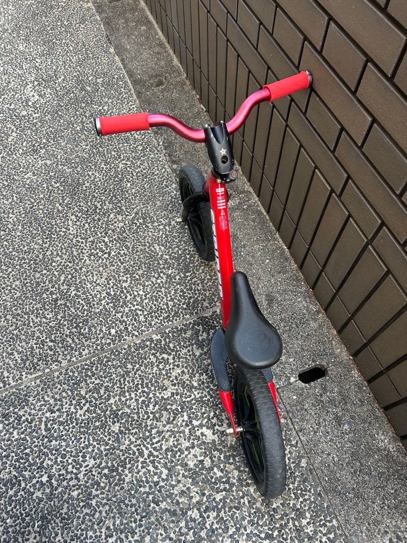 STRIDER SPORTS バランスバイク 赤 カスタム