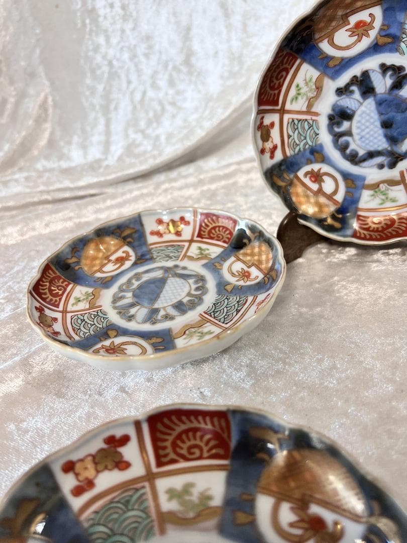 金彩色絵花草紋輪花小皿　伊万里焼　明治　5枚組