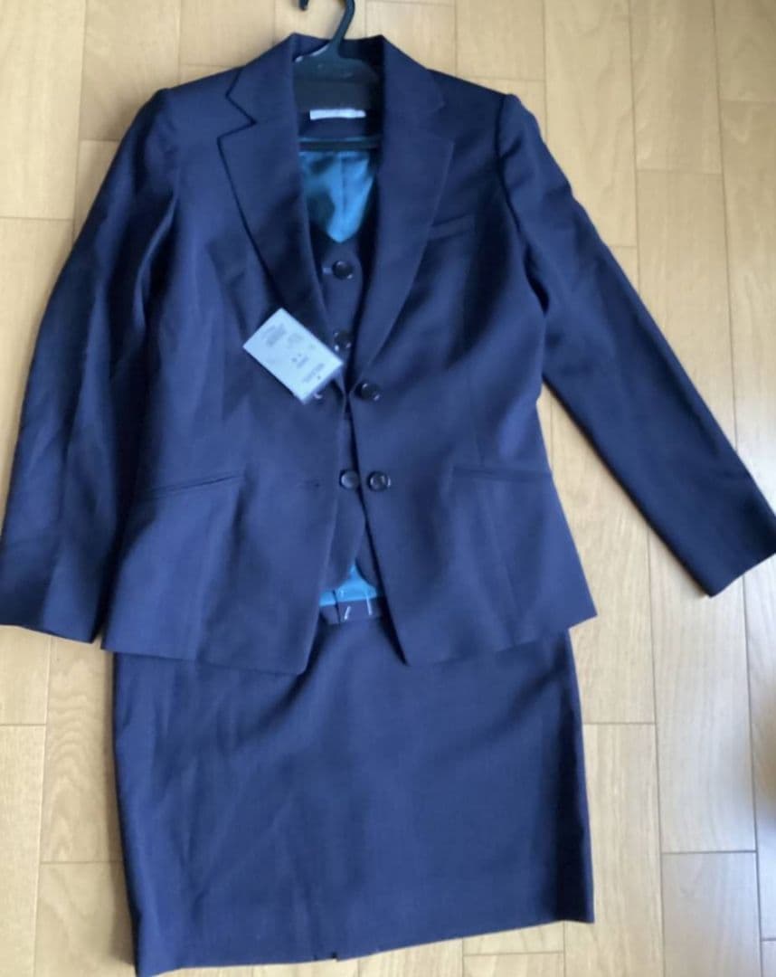 OL制服　９号　事務服　上下セット２組　未使用タグ付　値引可能