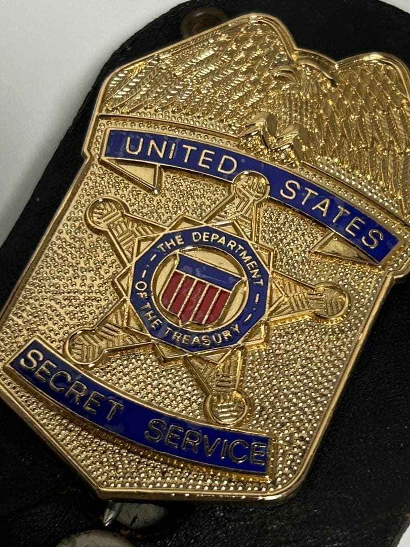 旧型　シークレットサービス　ポリスバッジ　USSS アクセスオーバーシーズ製