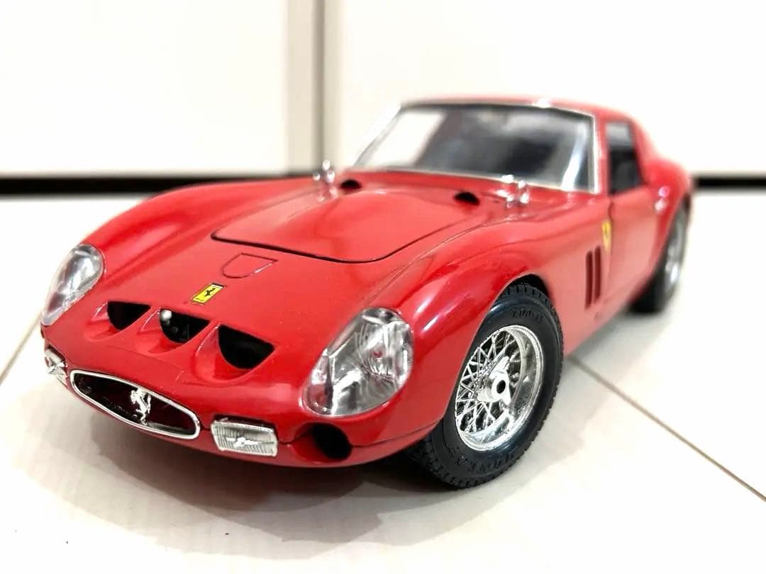 希少 1/18 フェラーリFerrari 250 GTO ミニカー レッド