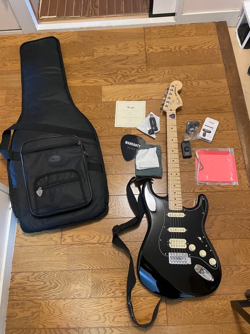 ベース Fender American Performer Stratocaster