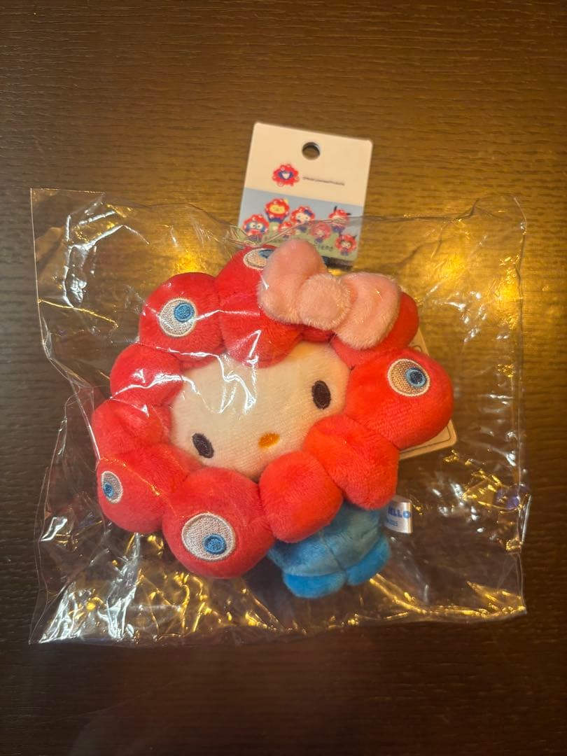 万博会場限定 希少完売品 サンリオ キティ&ミャクミャクコラボキーホルダー新品