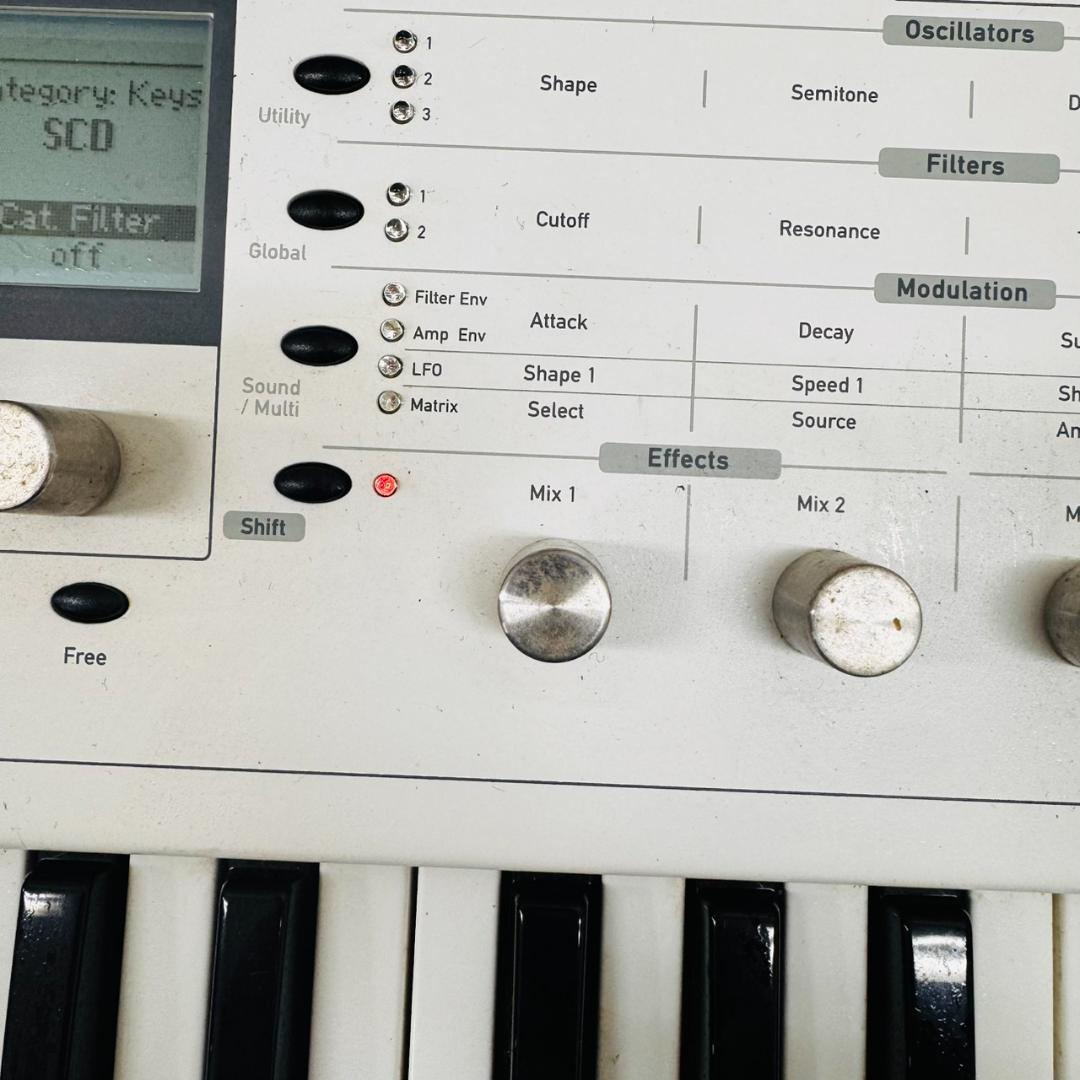 通電確認 Waldorf Blofeld Keyboard White