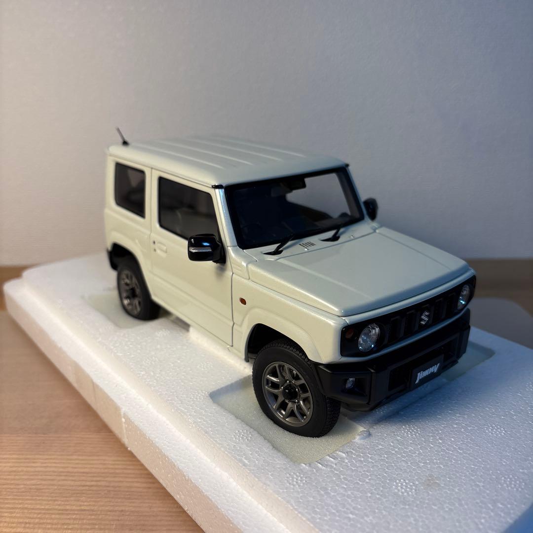 オートアート　スズキ　ジムニー　JB64 ホワイト　1/18 ミニカー