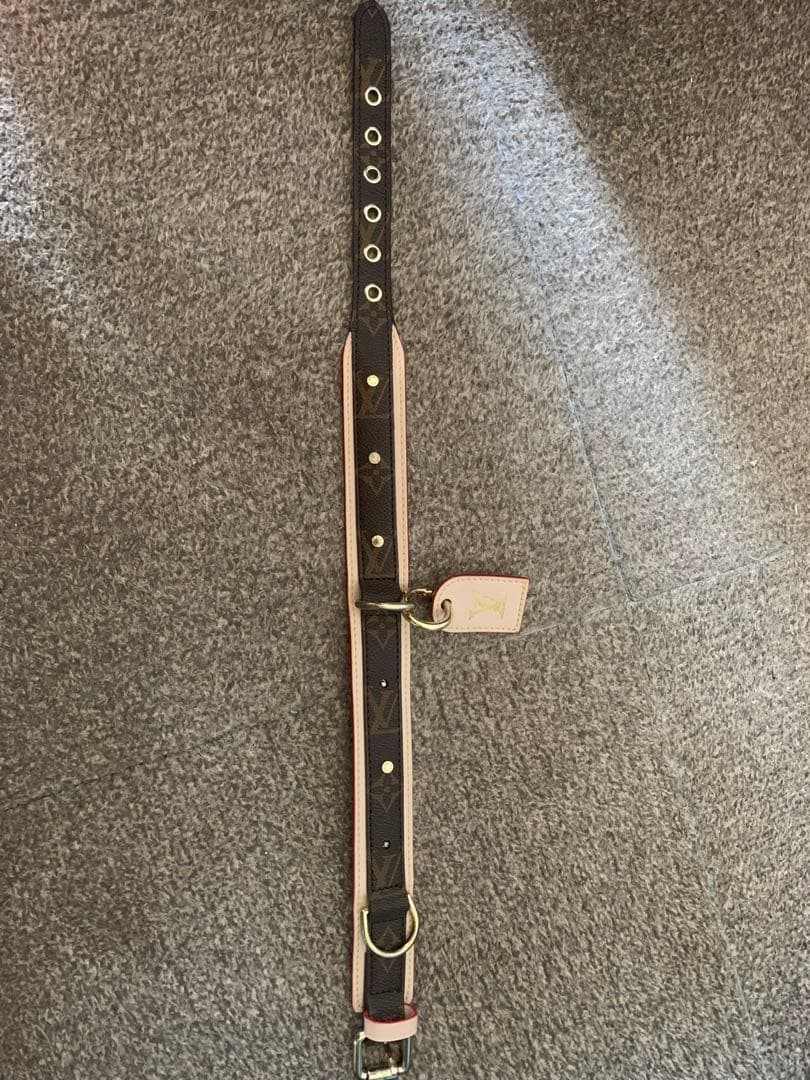 ルイ・ヴィトン レザー　犬首輪 スタッズ付き　louis vuitton