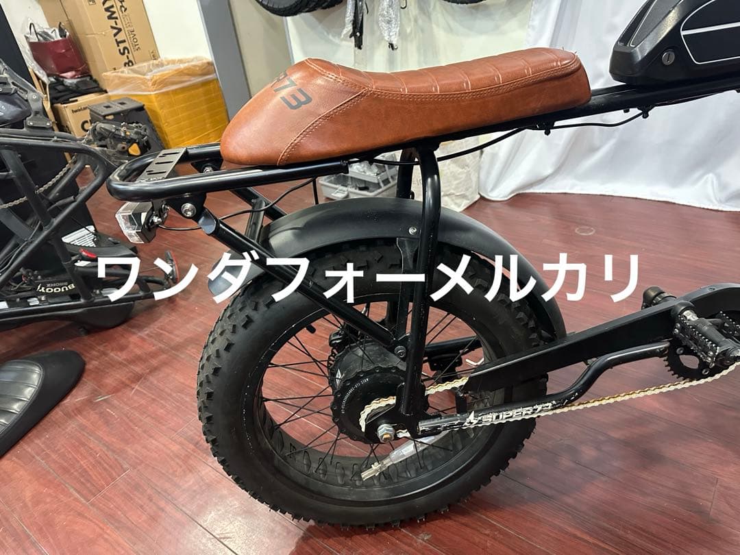 Super73カスタムシート(サイズ載せあり)、穴取り付け工事別途になります。