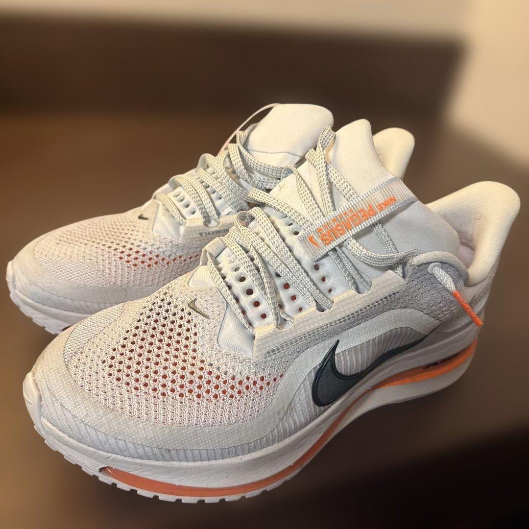 Nike ペガサスプレミアムW　フットボールグレー　トータルオレンジ　28.0