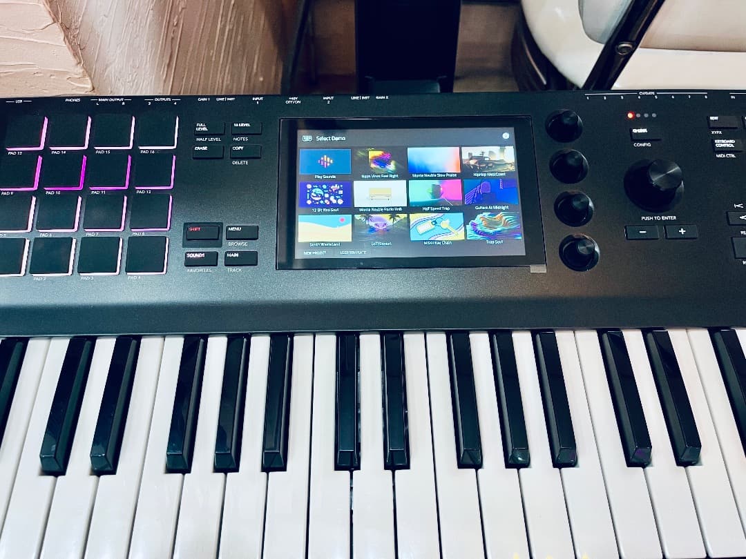 希少 AKAI MPC Key 61 生産完了品 即発送 サンプラー シンセ ②