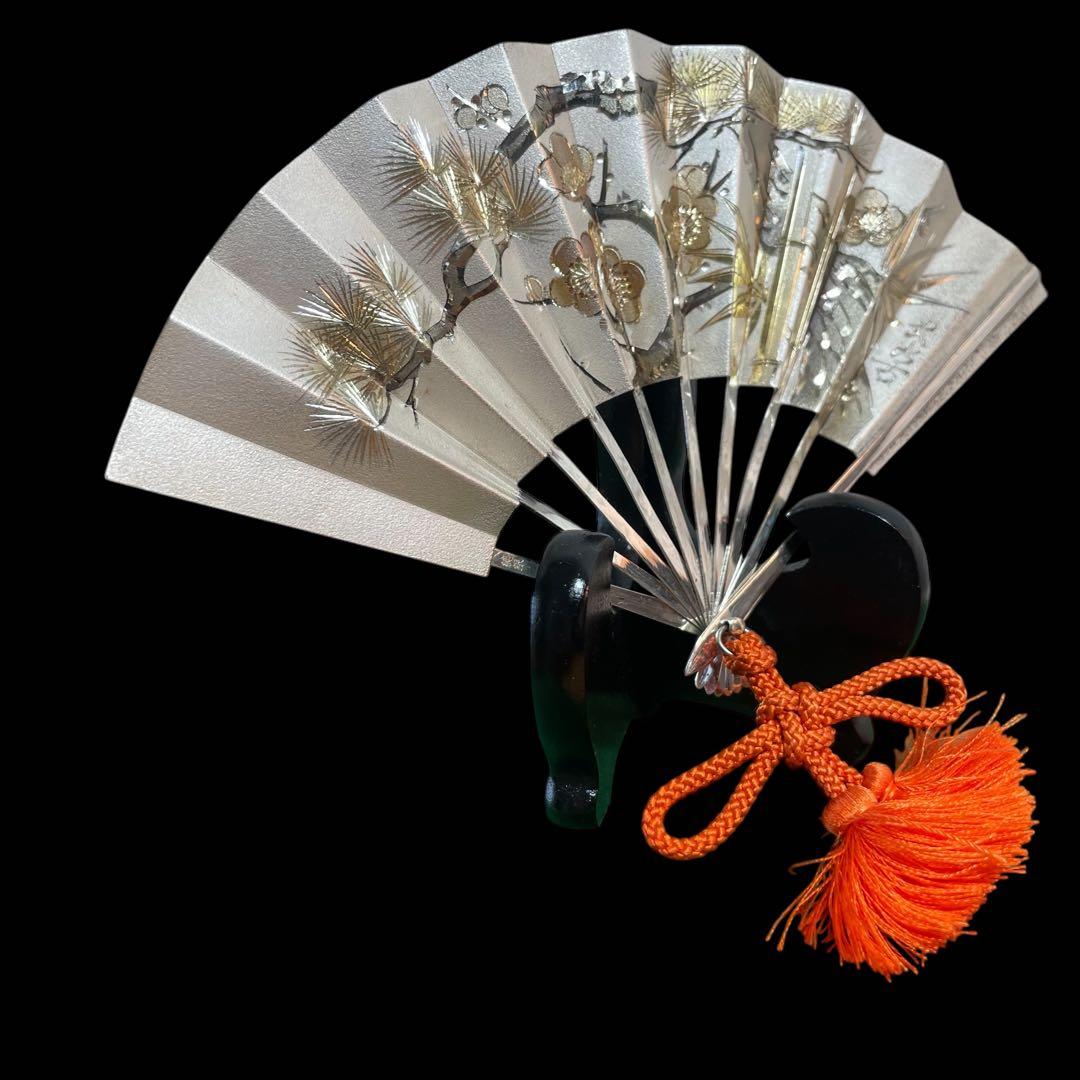 純銀　扇子　縁起物　開運！ 金松竹梅　台座つき！　風水！金運向上！厄除け！