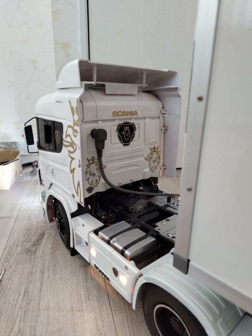トレーラーヘッド　スカニア　R620 　6×4　ハイライン