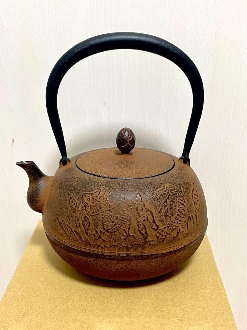 k*y様 新品、供箱付　鳳文堂　0.8L　鉄瓶　南部鉄瓶　南部鉄器