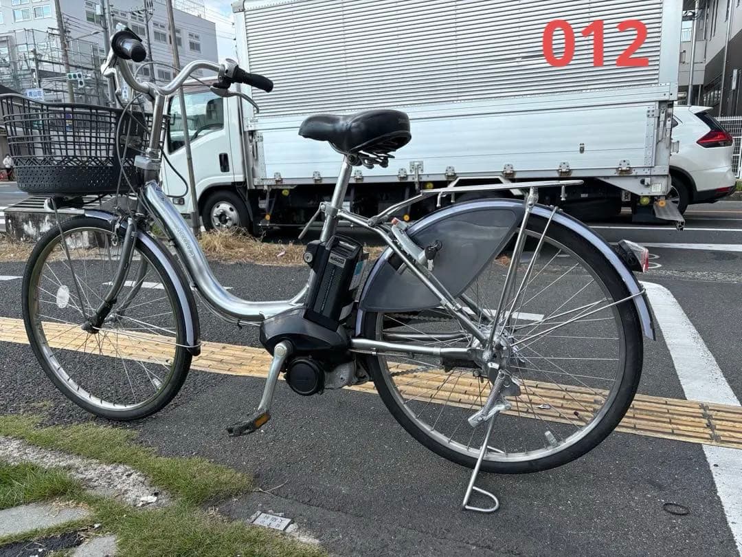 中古24インチブリヂストン電動アシスト自転車　8.7Ah 大阪　012番
