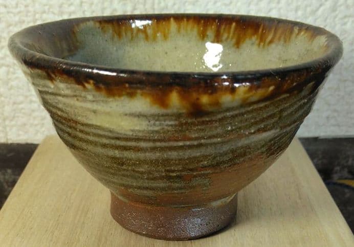 人間国宝 金城次郎 魚紋ぐい呑 栞 共箱 美品 やちむん 壺屋焼 壷屋焼